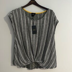 New with tags women's shirt